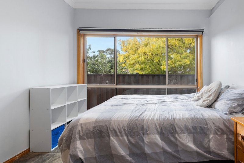 Photo - 14 Waverley Court, Craigieburn VIC 3064 - Image 8