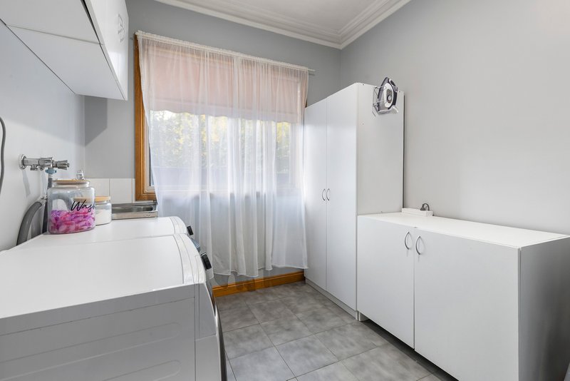 Photo - 14 Waverley Court, Craigieburn VIC 3064 - Image 10