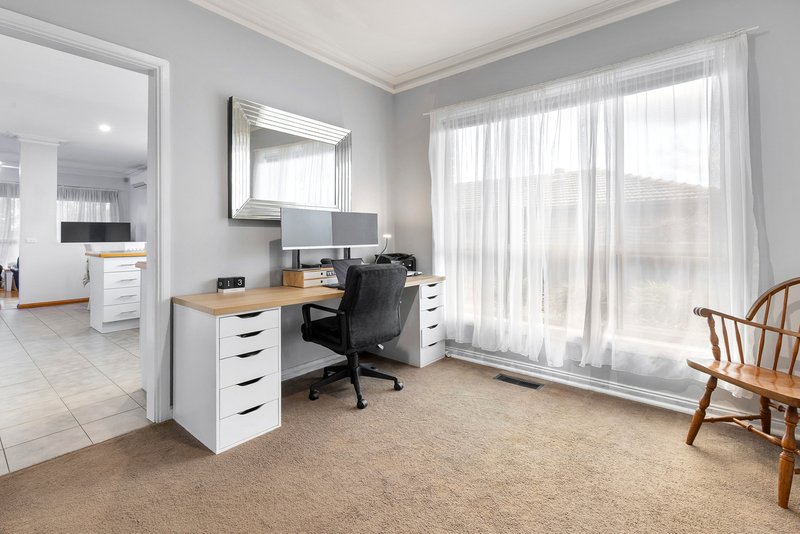 Photo - 14 Waverley Court, Craigieburn VIC 3064 - Image 12