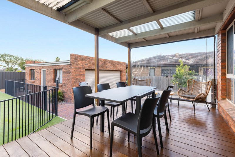 Photo - 14 Waverley Court, Craigieburn VIC 3064 - Image 16