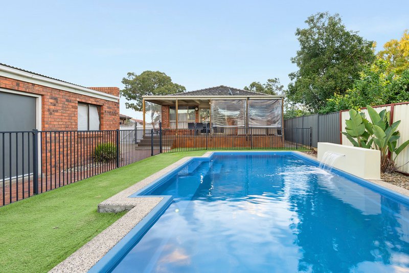 Photo - 14 Waverley Court, Craigieburn VIC 3064 - Image 17