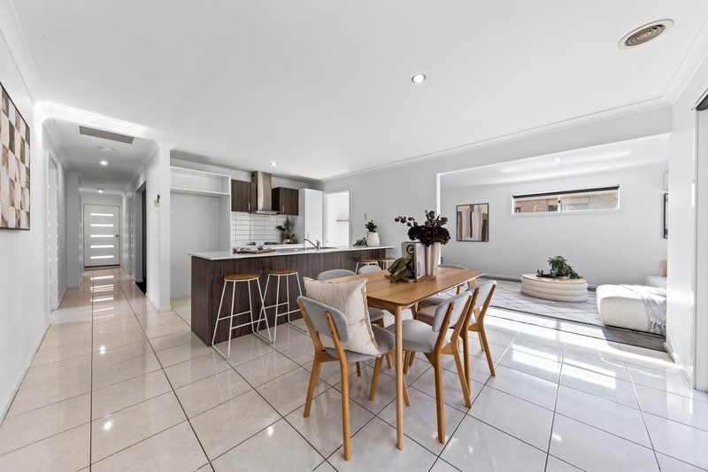 Photo - 14 Wedgewood Drive, Pakenham VIC 3810 - Image 4