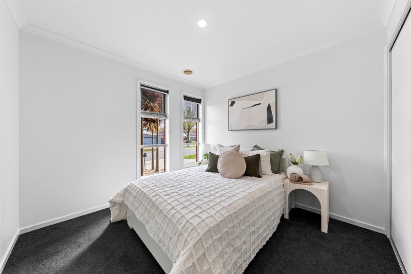 Photo - 14 Wedgewood Drive, Pakenham VIC 3810 - Image 9