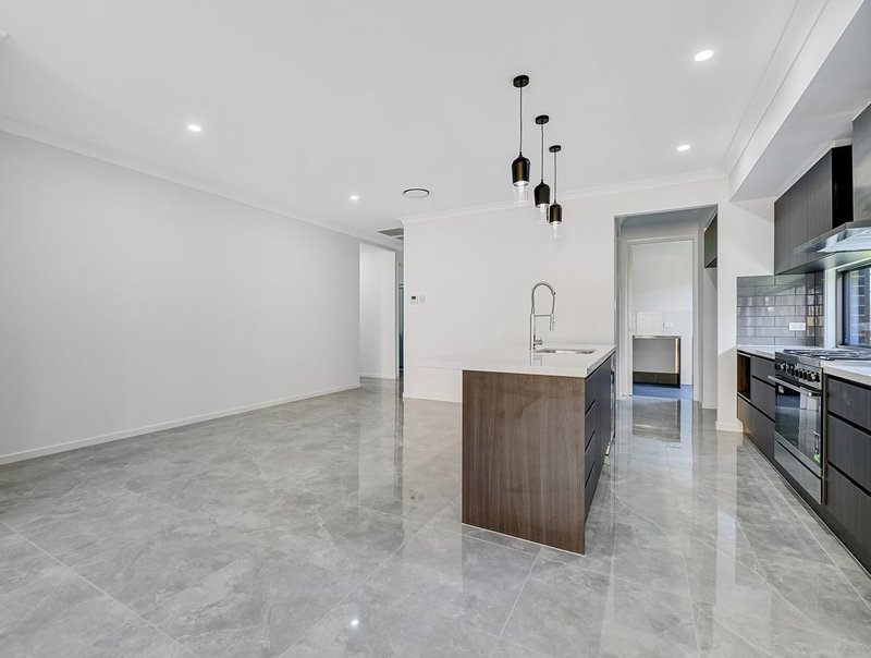 Photo - 14 Wellside Street, Morayfield QLD 4506 - Image 5