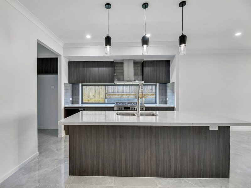 Photo - 14 Wellside Street, Morayfield QLD 4506 - Image 6