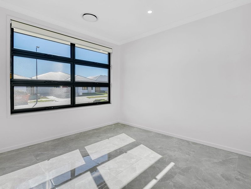 Photo - 14 Wellside Street, Morayfield QLD 4506 - Image 8