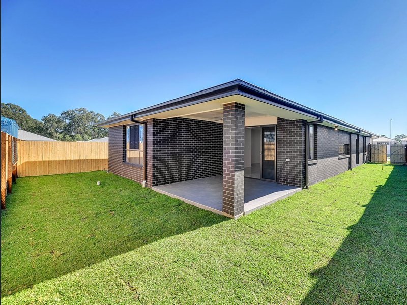 Photo - 14 Wellside Street, Morayfield QLD 4506 - Image 17