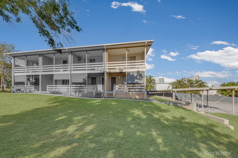 Photo - 1/4 Wenitong Street, West Gladstone QLD 4680 - Image 1