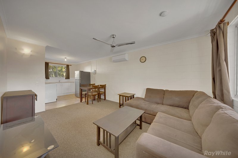 Photo - 1/4 Wenitong Street, West Gladstone QLD 4680 - Image 5