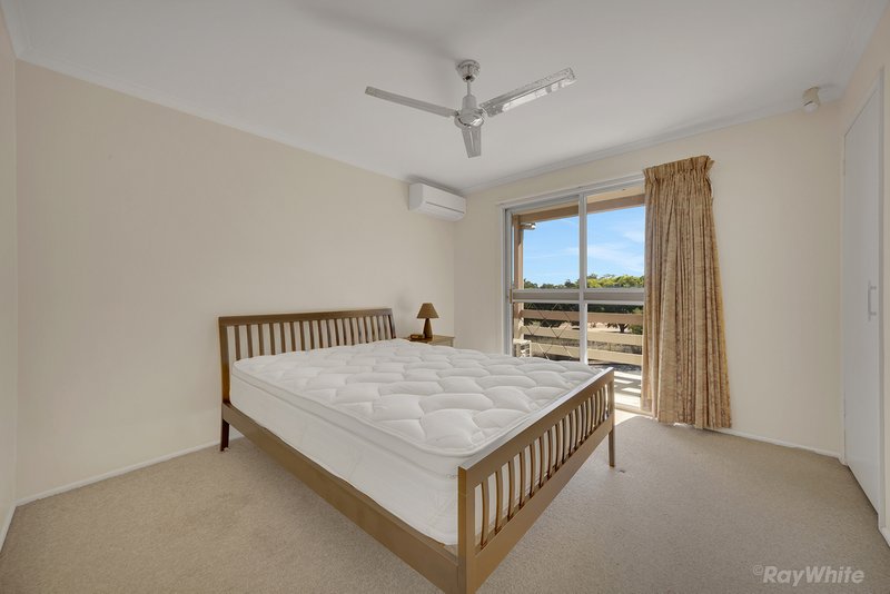 Photo - 1/4 Wenitong Street, West Gladstone QLD 4680 - Image 9