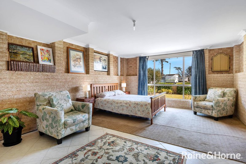 Photo - 14 West Street, Greenwell Point NSW 2540 - Image 12