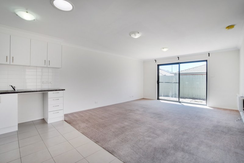 Photo - 14 Whitmore Crescent, Watson ACT 2602 - Image 4