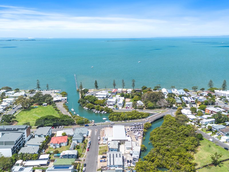 Photo - 14 Wilde Street, Wynnum QLD 4178 - Image 17