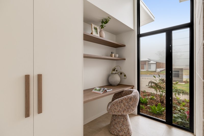 Photo - 14 Willoughby Crescent, Kearneys Spring QLD 4350 - Image 4