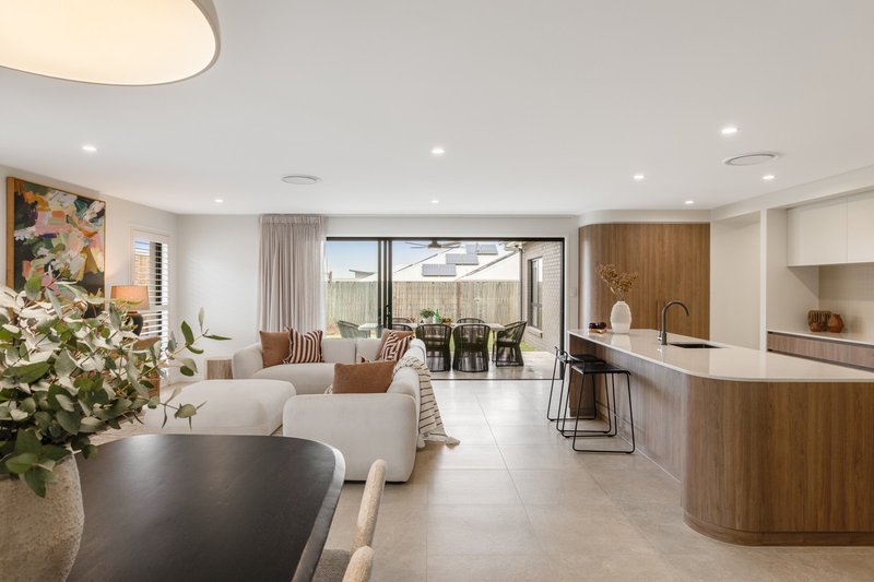 Photo - 14 Willoughby Crescent, Kearneys Spring QLD 4350 - Image 5