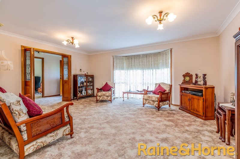 Photo - 14 Willowbend Way, Dubbo NSW 2830 - Image 5