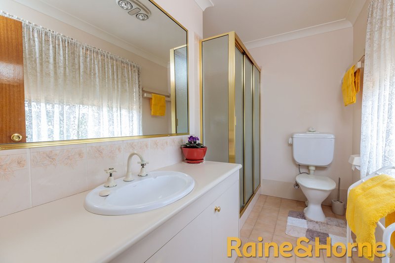 Photo - 14 Willowbend Way, Dubbo NSW 2830 - Image 13