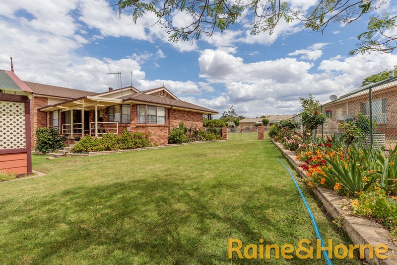 Photo - 14 Willowbend Way, Dubbo NSW 2830 - Image 18