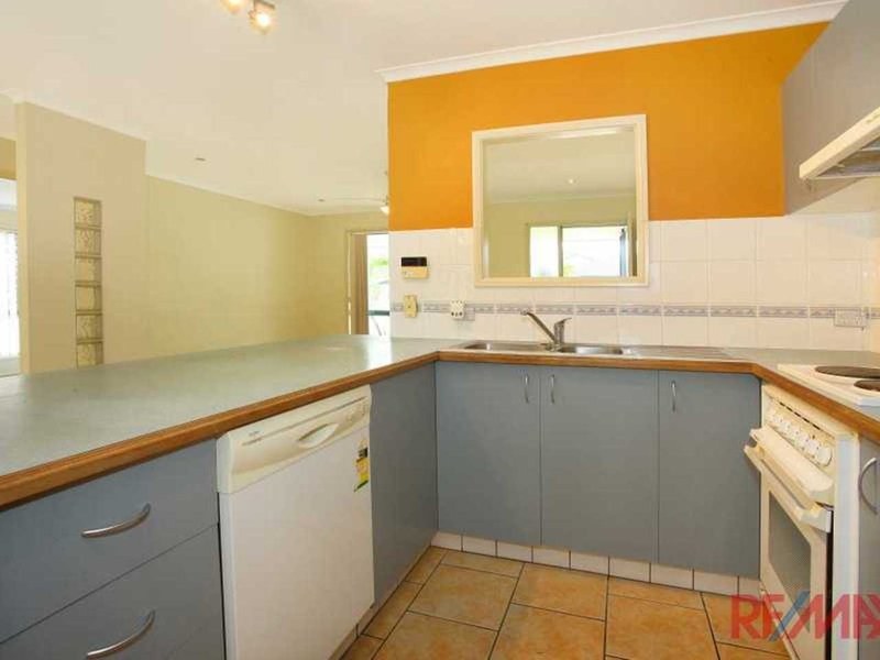 Photo - 14 Willunga Place, Merrimac QLD 4226 - Image 11