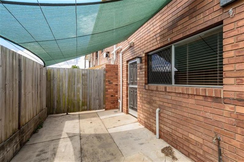 Photo - 1/4 Wilmott Street, West Gladstone QLD 4680 - Image 9