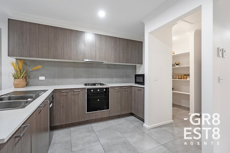 Photo - 14 Wilton Street, Cranbourne West VIC 3977 - Image 7