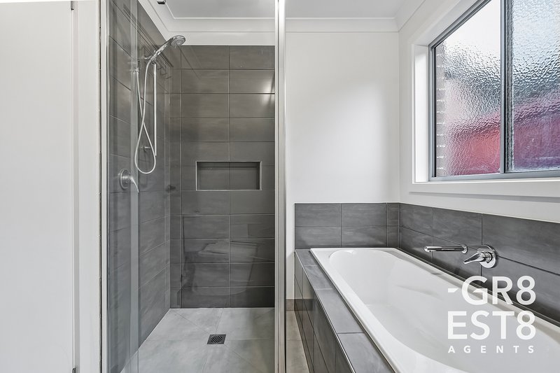 Photo - 14 Wilton Street, Cranbourne West VIC 3977 - Image 11