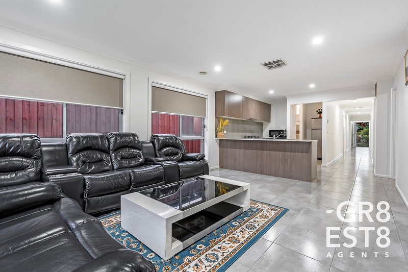 Photo - 14 Wilton Street, Cranbourne West VIC 3977 - Image 14
