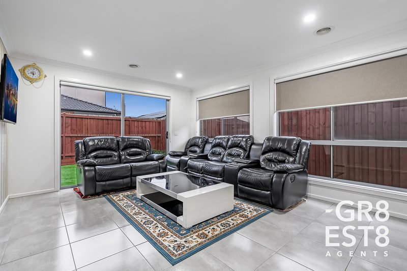 Photo - 14 Wilton Street, Cranbourne West VIC 3977 - Image 17