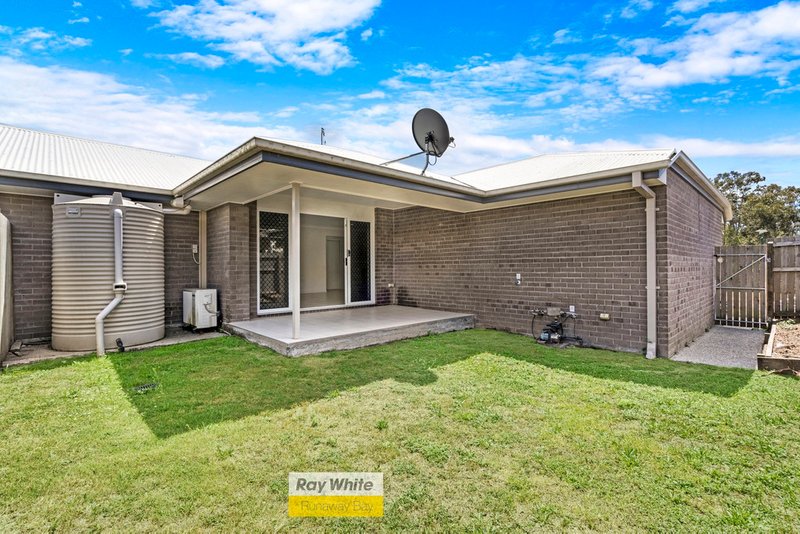 Photo - 1/4 Winchester Crescent, Pimpama QLD 4209 - Image 3