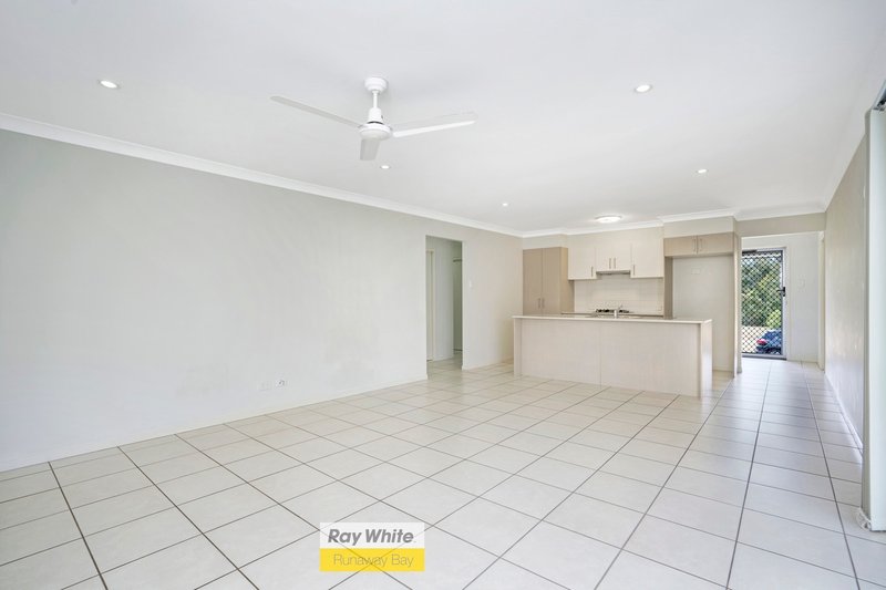 Photo - 1/4 Winchester Crescent, Pimpama QLD 4209 - Image 5