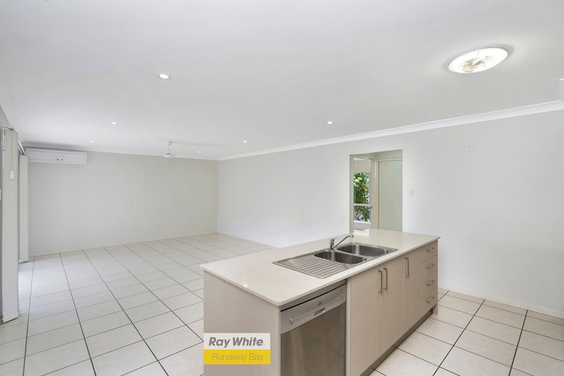 Photo - 1/4 Winchester Crescent, Pimpama QLD 4209 - Image 6