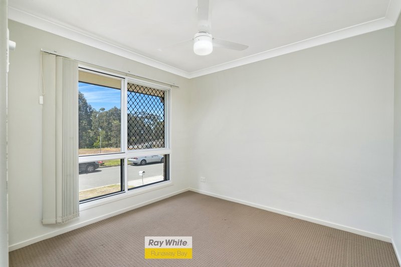 Photo - 1/4 Winchester Crescent, Pimpama QLD 4209 - Image 9