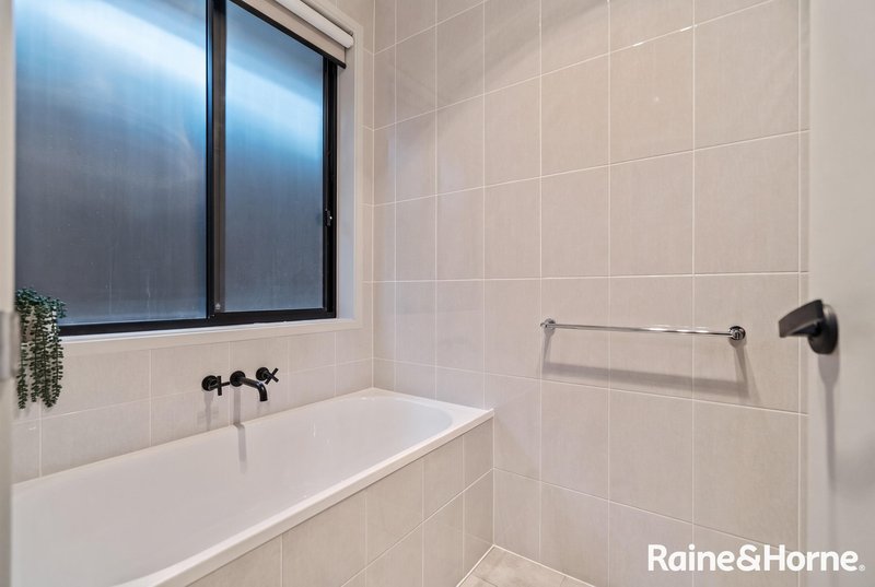 Photo - 14 Wind Row Avenue, Mount Barker SA 5251 - Image 16