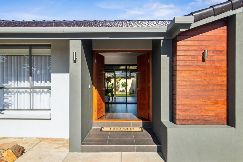 Photo - 14 Windermere Avenue, West Lakes SA 5021 - Image 2