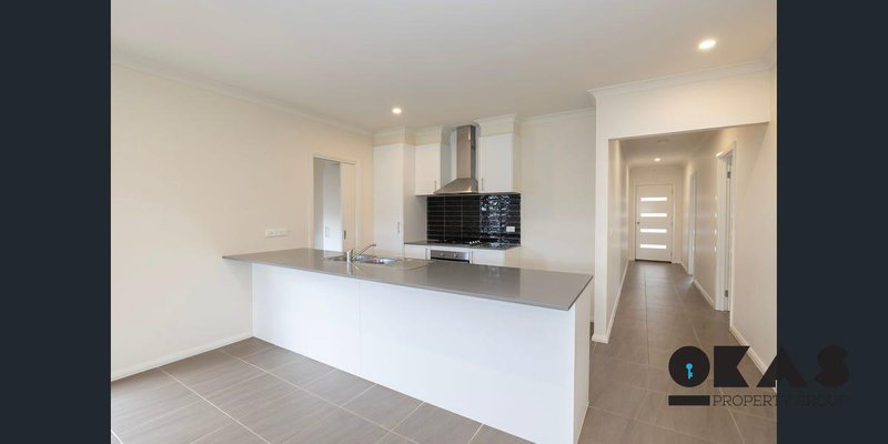 Photo - 14 Winjeel Avenue, Point Cook VIC 3030 - Image 3