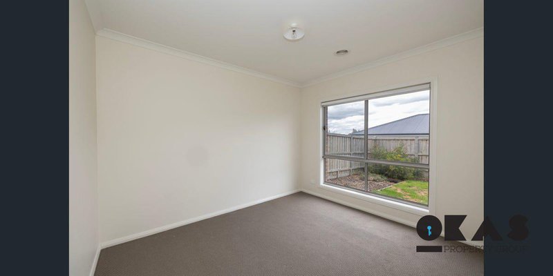 Photo - 14 Winjeel Avenue, Point Cook VIC 3030 - Image 6