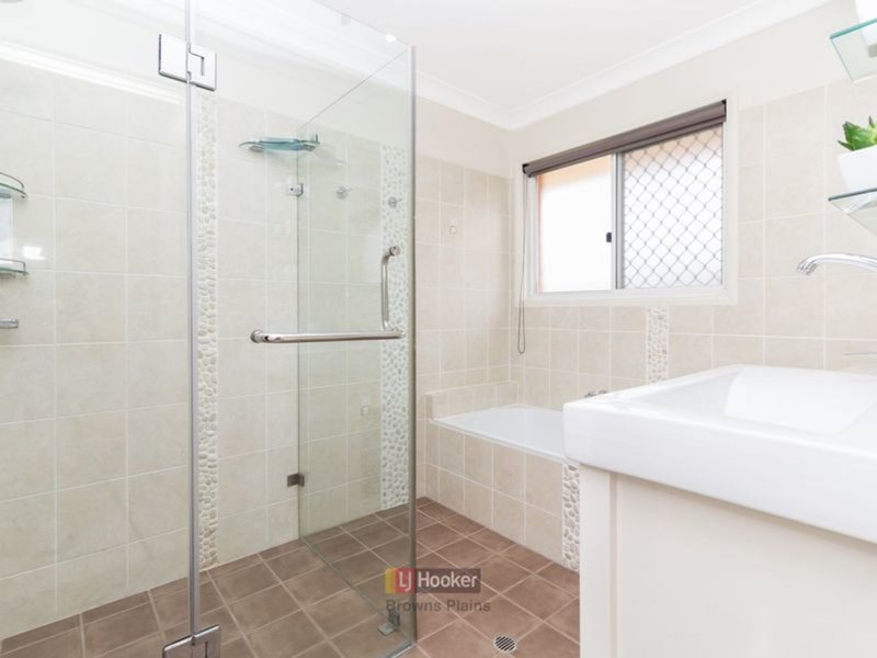 Photo - 14 Winslow Court, Hillcrest QLD 4118 - Image 9