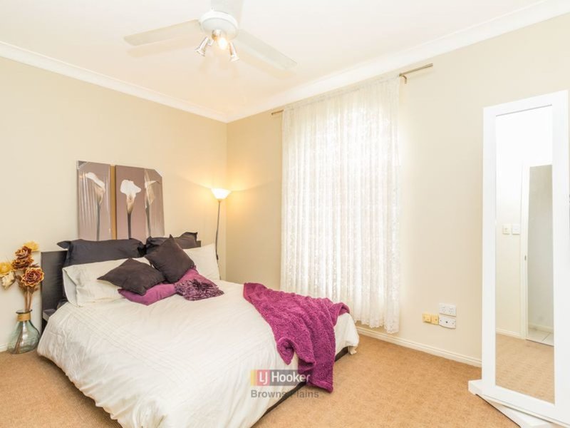 Photo - 14 Winslow Court, Hillcrest QLD 4118 - Image 10