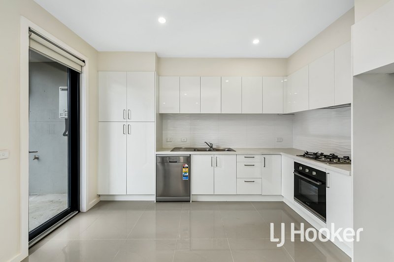 Photo - 14 Winter Lane, Carrum Downs VIC 3201 - Image 3