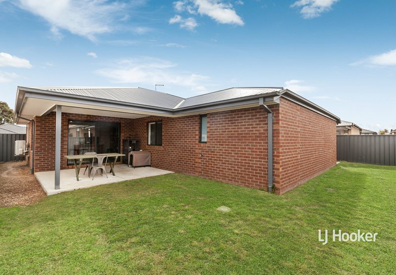 Photo - 14 Wispering Circuit, Kilmore VIC 3764 - Image 9