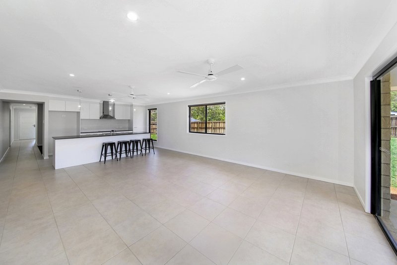 Photo - 14 Wollemi St , Beerburrum QLD 4517 - Image 4