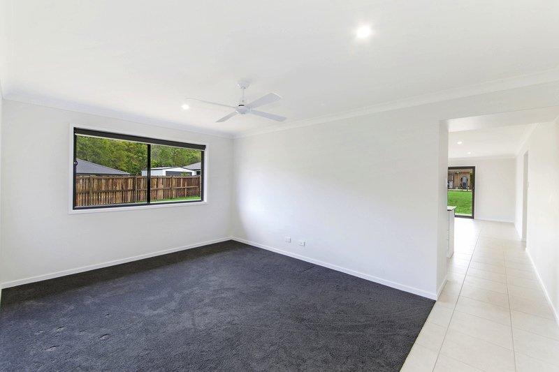 Photo - 14 Wollemi St , Beerburrum QLD 4517 - Image 5