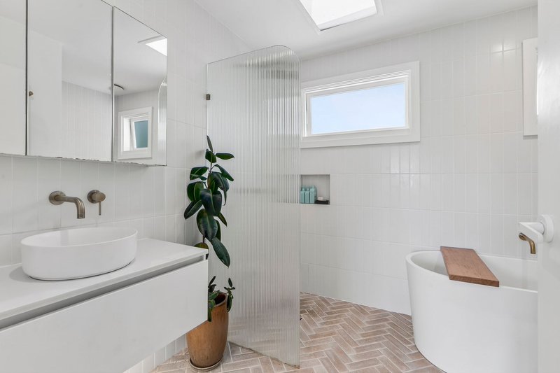 Photo - 14 Wombeyan Street, Forestville NSW 2087 - Image 13