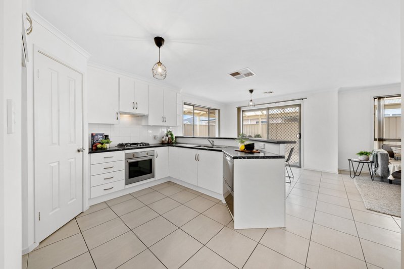 Photo - 14 Wood Street, Parafield Gardens SA 5107 - Image 6