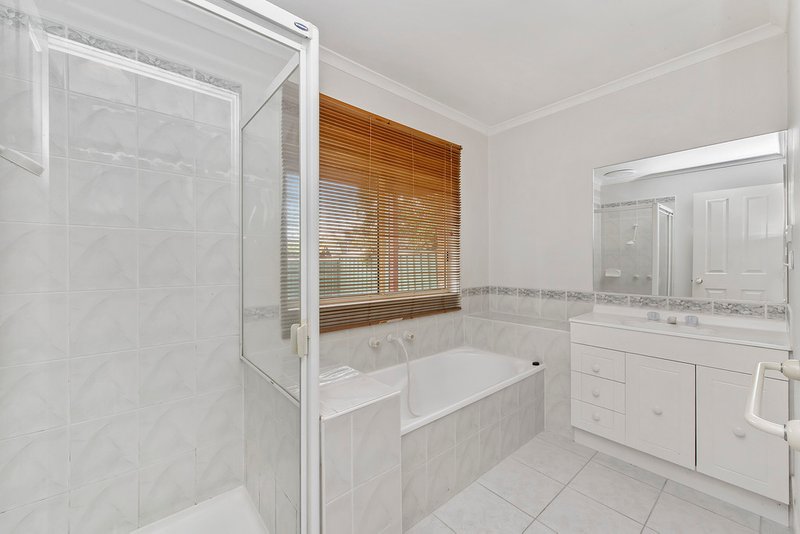 Photo - 14 Woodbridge Place, Burnside VIC 3023 - Image 6