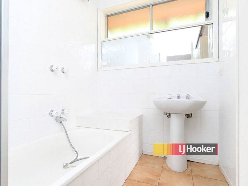 Photo - 14 Wren Street, Hampton Park VIC 3976 - Image 6