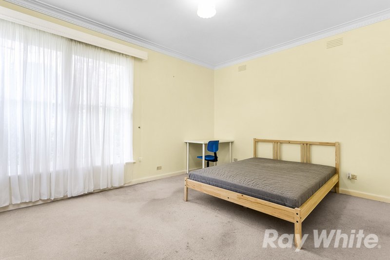 Photo - 14 Wridgway Avenue, Burwood VIC 3125 - Image 6