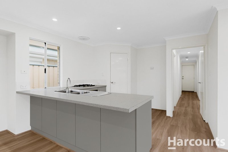 Photo - 14 Wyperfeld Street, Yanchep WA 6035 - Image 2