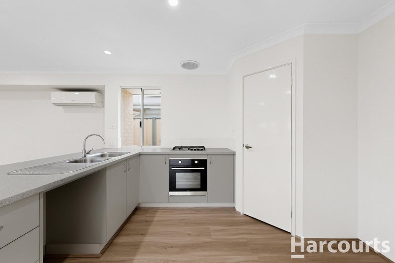 Photo - 14 Wyperfeld Street, Yanchep WA 6035 - Image 6