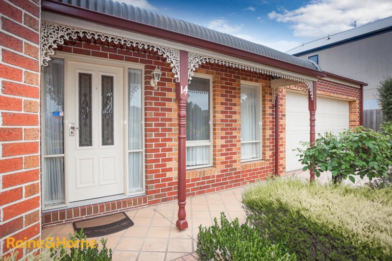 Photo - 14 Yallop Crescent, Sunbury VIC 3429 - Image 14